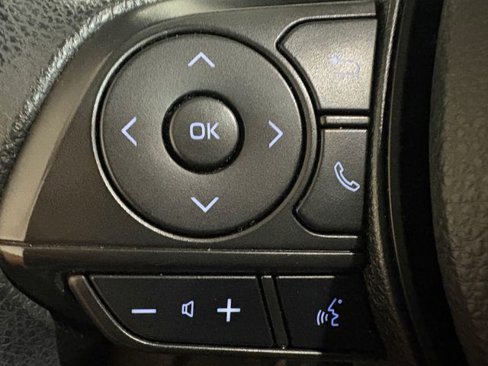 Used 2022 Toyota Corolla Cross L image 10