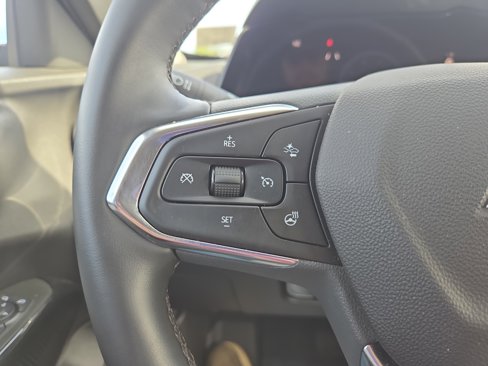 Used 2025 Chevrolet Trax LT w/ Driver Confidence Package image 18