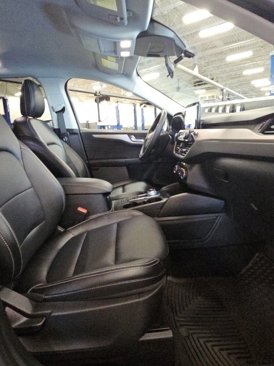 Used 2022 Ford Escape SEL image 38