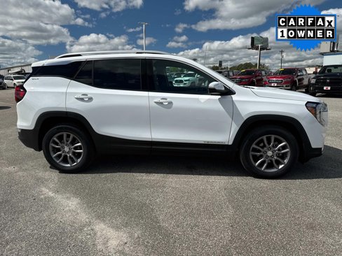 Certified 2024 GMC Terrain SLT image 2