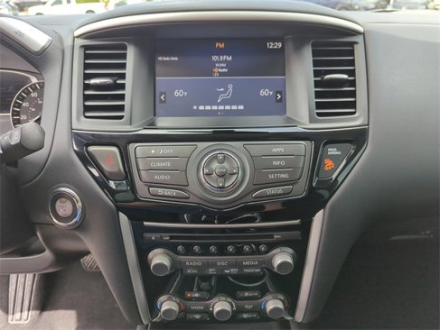 Used 2020 Nissan Pathfinder SV image 30