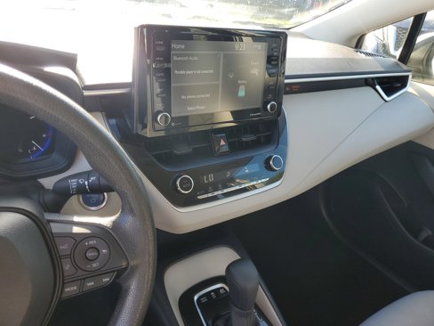 Used 2022 Toyota Corolla LE image 20
