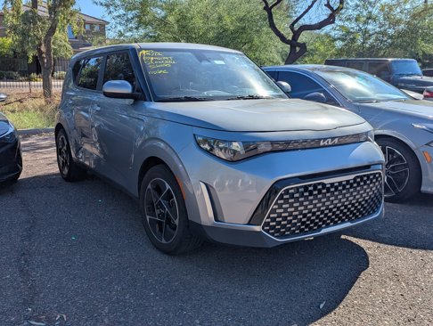 Used 2023 Kia Soul EX image 2