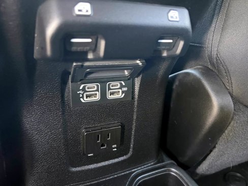 Used 2018 Jeep Wrangler Unlimited Sahara w/ Dual Top Group image 8