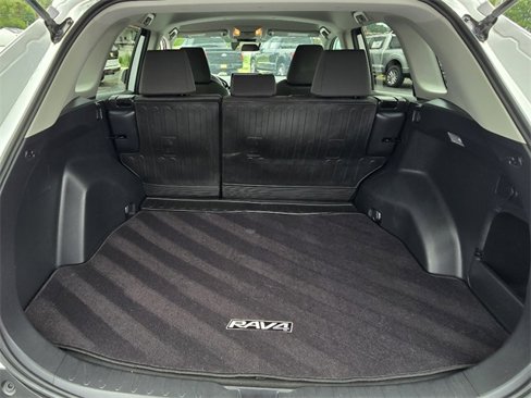 Used 2021 Toyota RAV4 XLE image 26