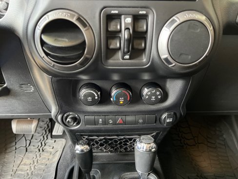 Used 2017 Jeep Wrangler Sport image 23