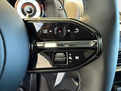 New 2025 Aston Martin DBX 707 image 17