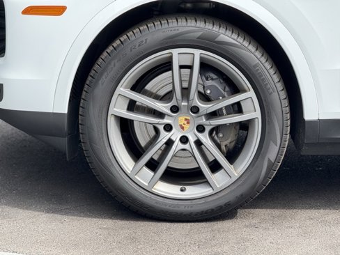 Certified 2024 Porsche Cayenne image 11