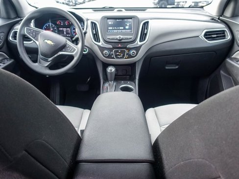 Used 2018 Chevrolet Equinox LS image 4