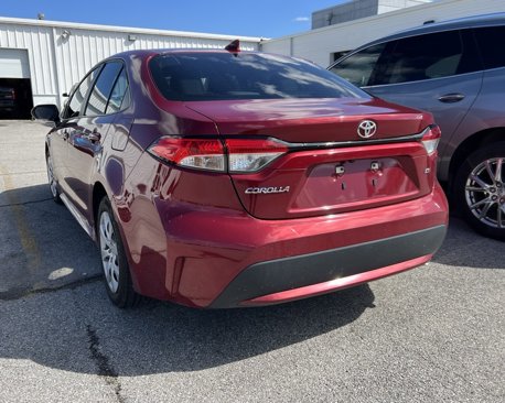 Used 2022 Toyota Corolla LE image 4