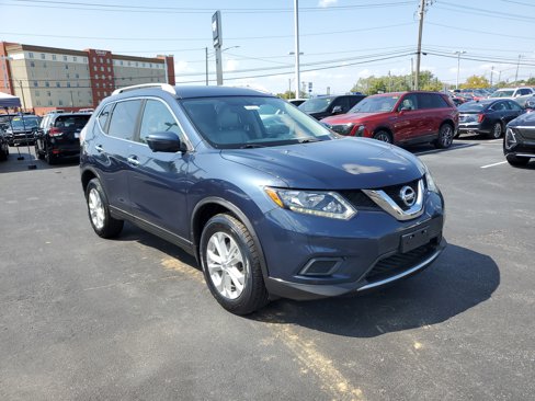 Used 2016 Nissan Rogue SV w/ SV Premium Package image 4