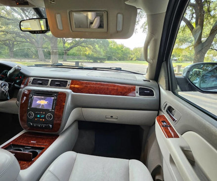 Used 2013 Chevrolet Suburban LTZ image 27