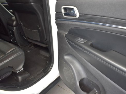 Used 2021 Jeep Grand Cherokee Limited w/ Luxury Group II image 21