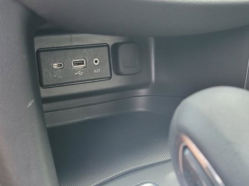 Used 2023 Chevrolet Equinox LT image 31
