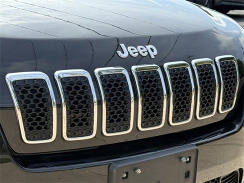 Used 2019 Jeep Cherokee Limited image 45