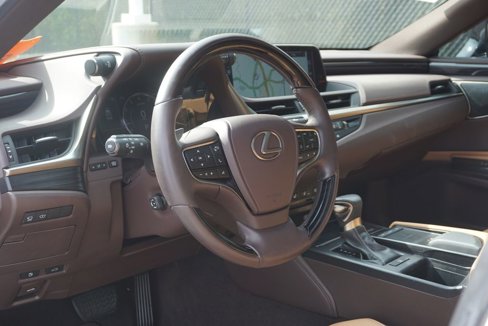 Used 2019 Lexus ES 350 image 10