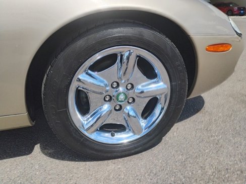 Used 1999 Jaguar XK8 Convertible image 13
