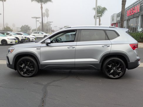 Used 2024 Volkswagen Taos SE w/ Panoramic Sunroof Package image 8