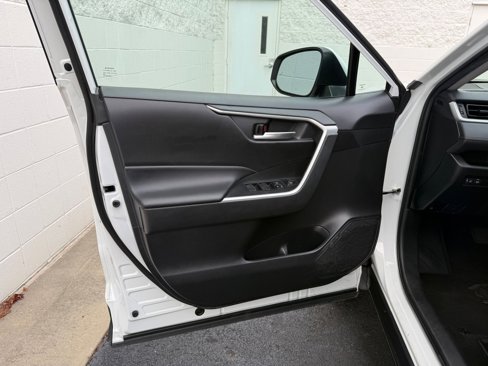 Used 2023 Toyota RAV4 XLE image 27