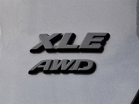Used 2024 Toyota RAV4 XLE image 32