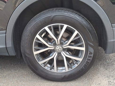 Used 2019 Volkswagen Tiguan SE w/ Panoramic Sunroof Package image 28