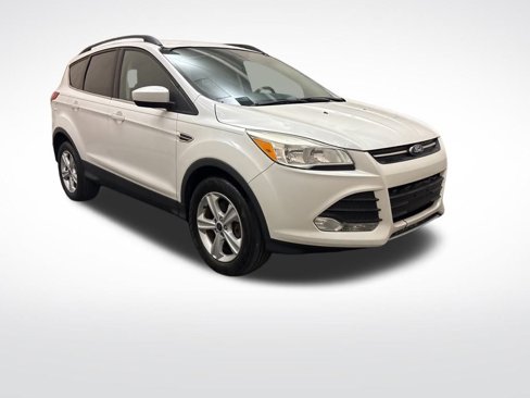 Used 2016 Ford Escape SE w/ Equipment Group 201A image 3