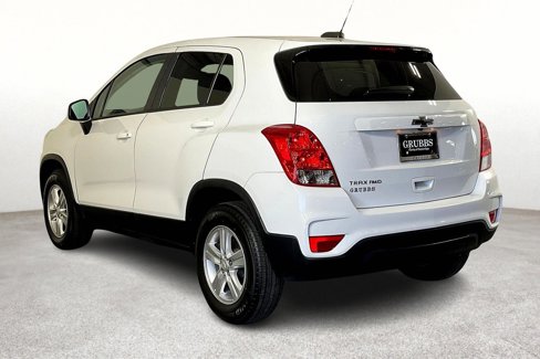 Used 2022 Chevrolet Trax LS w/ Tint and Cruise Package image 17
