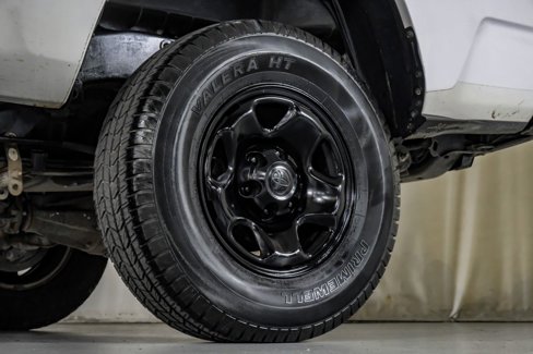 Used 2018 Toyota Tacoma SR image 47
