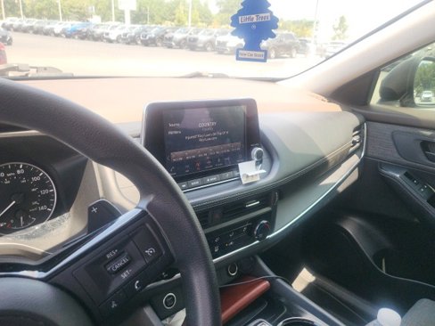 Certified 2021 Nissan Rogue S image 8