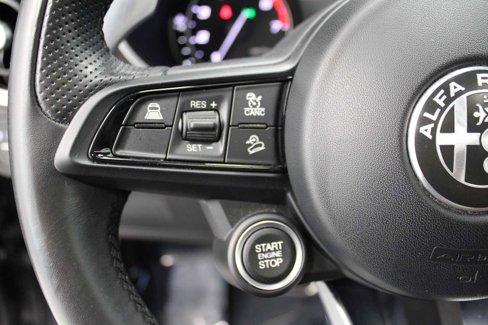 Used 2022 Alfa Romeo Stelvio Veloce image 21