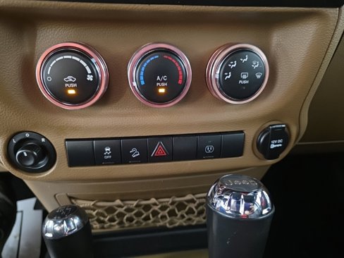 Used 2013 Jeep Wrangler Unlimited Sahara w/ Connectivity Group image 16
