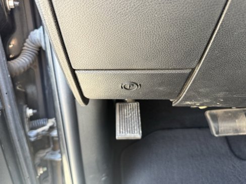 Used 2019 RAM 1500 Classic SLT image 16