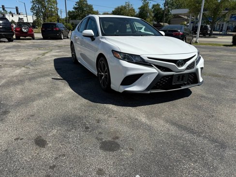 Used 2019 Toyota Camry SE image 5