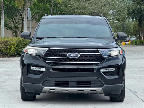 Used 2020 Ford Explorer XLT w/ Equipment Group 202A image 2