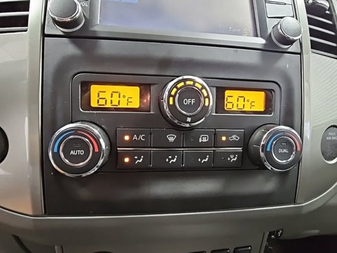 Used 2019 Nissan Frontier SL image 18