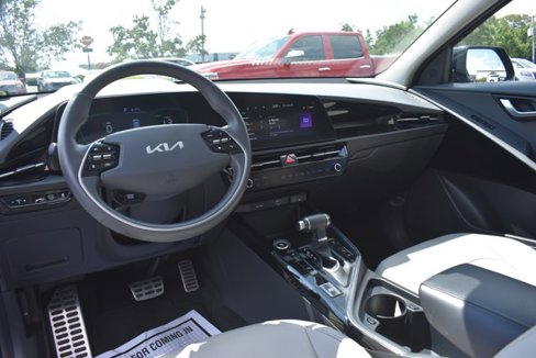 Used 2023 Kia Niro EX Touring image 20