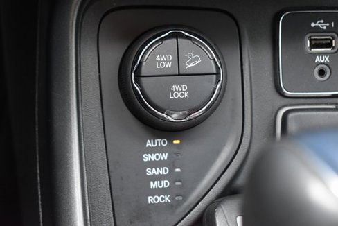 Used 2021 Jeep Compass Trailhawk image 27