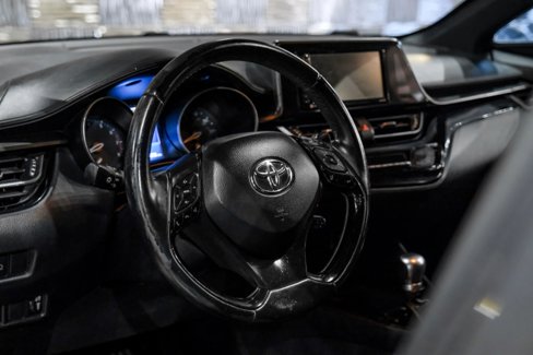 Used 2018 Toyota C-HR XLE image 21