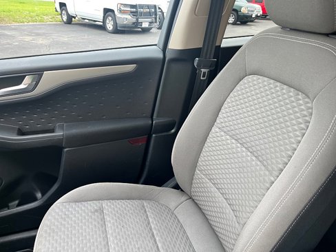 Used 2020 Ford Escape SE image 28