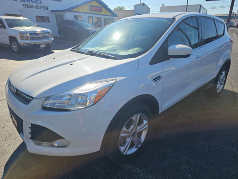 Used 2015 Ford Escape SE image 2