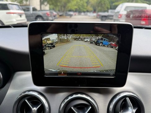 Used 2016 Mercedes-Benz GLA 250 4MATIC image 10