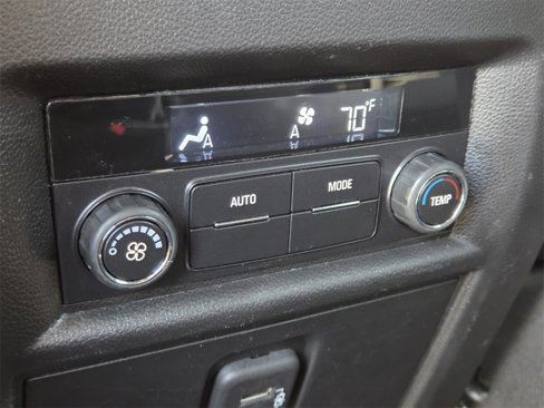 Used 2023 Chevrolet Traverse LT image 16