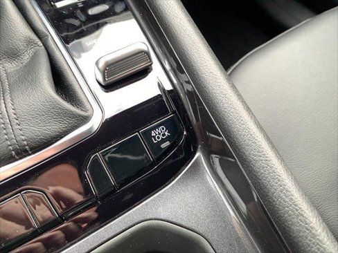 New 2025 Jeep Compass Latitude w/ Sun and Sound Group image 19