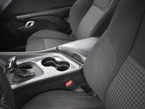 Used 2023 Dodge Challenger SXT image 13