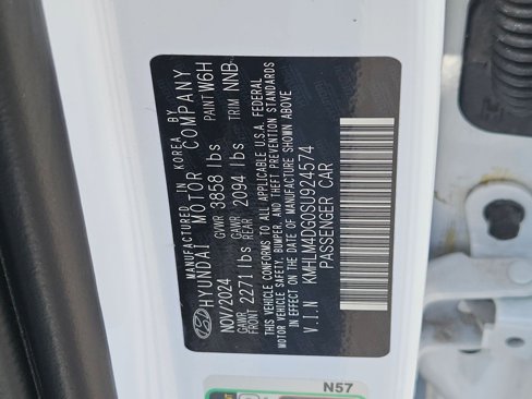 Certified 2025 Hyundai Elantra Sport image 23