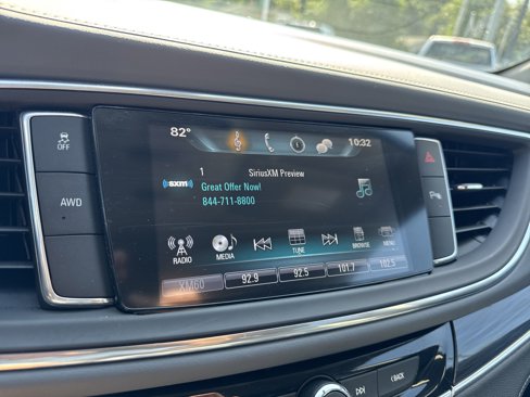 Used 2019 Buick Enclave Essence image 18