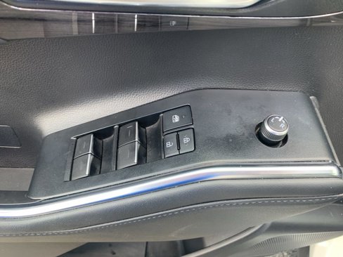 Used 2022 Toyota Highlander Limited image 13