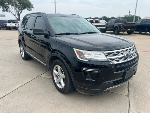Used 2018 Ford Explorer XLT image 4