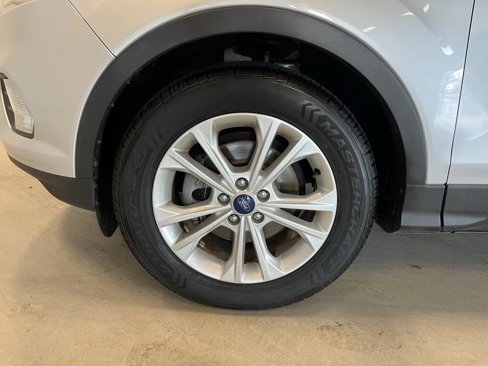 Used 2017 Ford Escape SE image 9