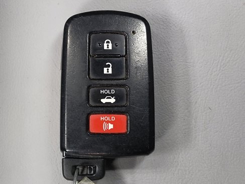 Used 2014 Toyota Camry XLE image 32